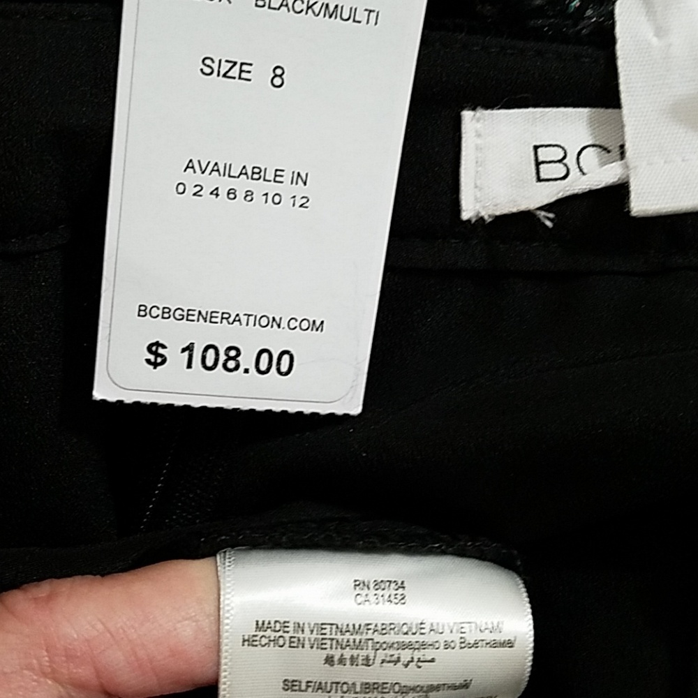BCBGENERATION  Black multicolored thread detail shorts ruffle flirty sz.8 - Picture 2 of 7